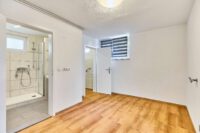 Einfamilienhaus mit sonnigem, vielseitig nutzbarem Hofbereich - Diele