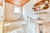 Wohnen, arbeiten & Natur: Vielseitiges Einfamilienhaus mit Scheune, Garten & Hof - Badezimmer