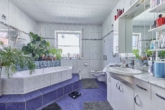 Moderne Doppelhaushälfte mit Einliegerwohnung und Wintergarten - Badezimmer