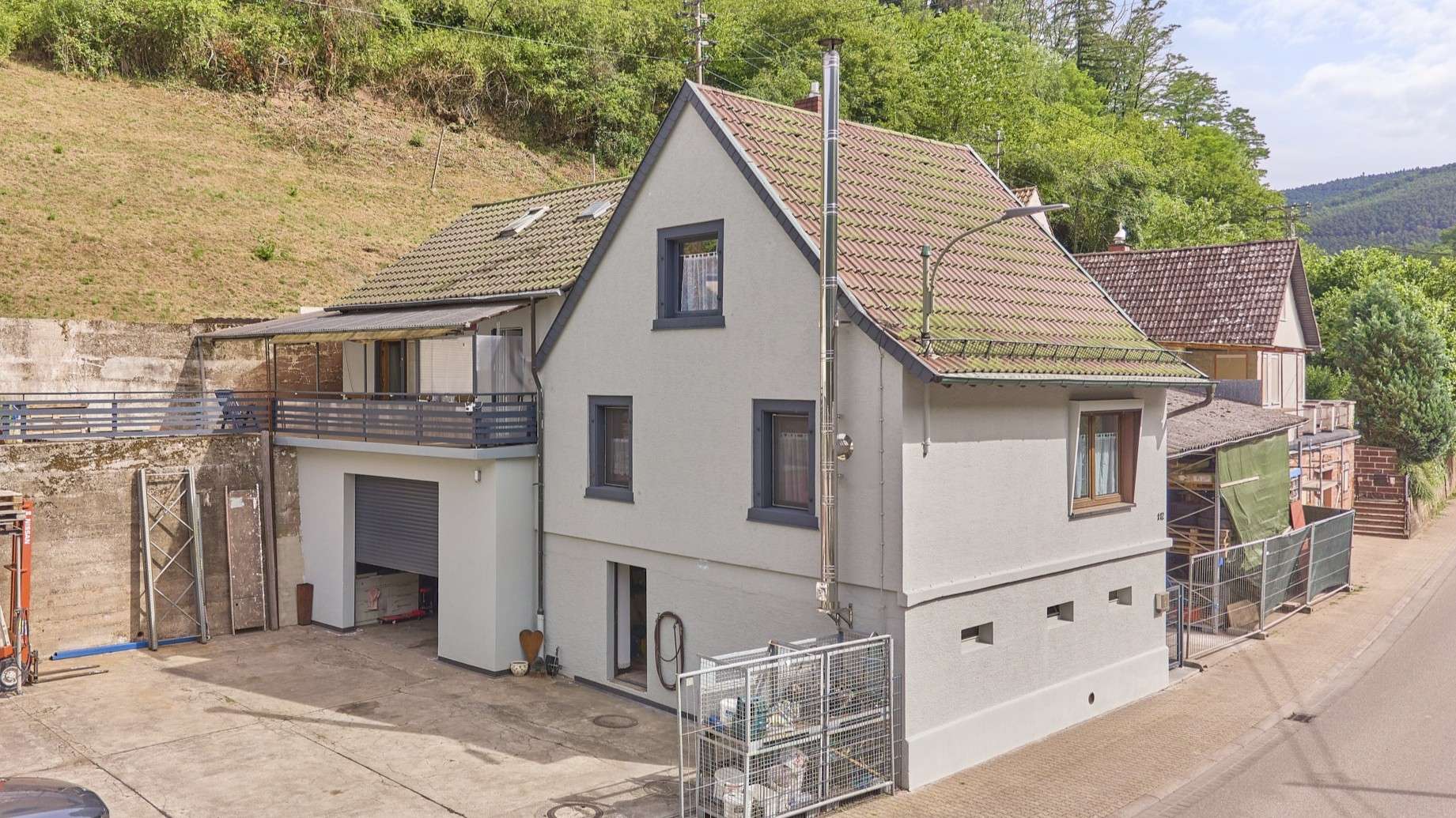 Viel Raum für Ihre Ideen – Wohnimmobilie mit außergewöhnlichem Lager- und Nutzungspotenzial, 67468 Frankeneck, Einfamilienhaus