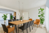 Ein Haus – unendlich viele Möglichkeiten: Mehrgenerationenwohnen mit traumhaftem Garten - Staging: Essbereich EG