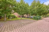 Stilvolle Dachgeschosswohnung mit Aufzug und zwei Stellplätzen in ehemaliger Kaserne - Stellplätze