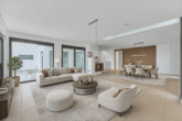 Spektakuläre Bauhaus-Villa in Feldrandlage - Familien- & altersgerecht - Wohn- & Esszimmer - digitales staging