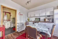Einfamilienhaus mit separatem Gästehaus - Küche EG Ferienhaus
