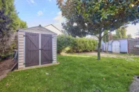 Einfamilienhaus mit separatem Gästehaus - Garten