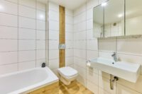 Bungalow mit besonderem Wohngefühl und großzügiger Sonnenterrasse - Badezimmer