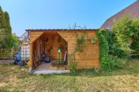 Bungalow mit besonderem Wohngefühl und großzügiger Sonnenterrasse - Gartenhaus