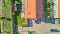 Modernes & lichtdurchflutetes Wohnen für die Familie: Haus mit vielen Extras und Südgarten - Drohnenaufnahme