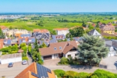 Architektenhaus am Häuselberg mit Einliegerwohnung & traumhaftem Weitblick über die Rheinebene - Luftbild