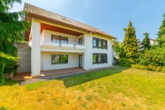 Architektenhaus am Häuselberg mit Einliegerwohnung & traumhaftem Weitblick über die Rheinebene - Gartenansicht