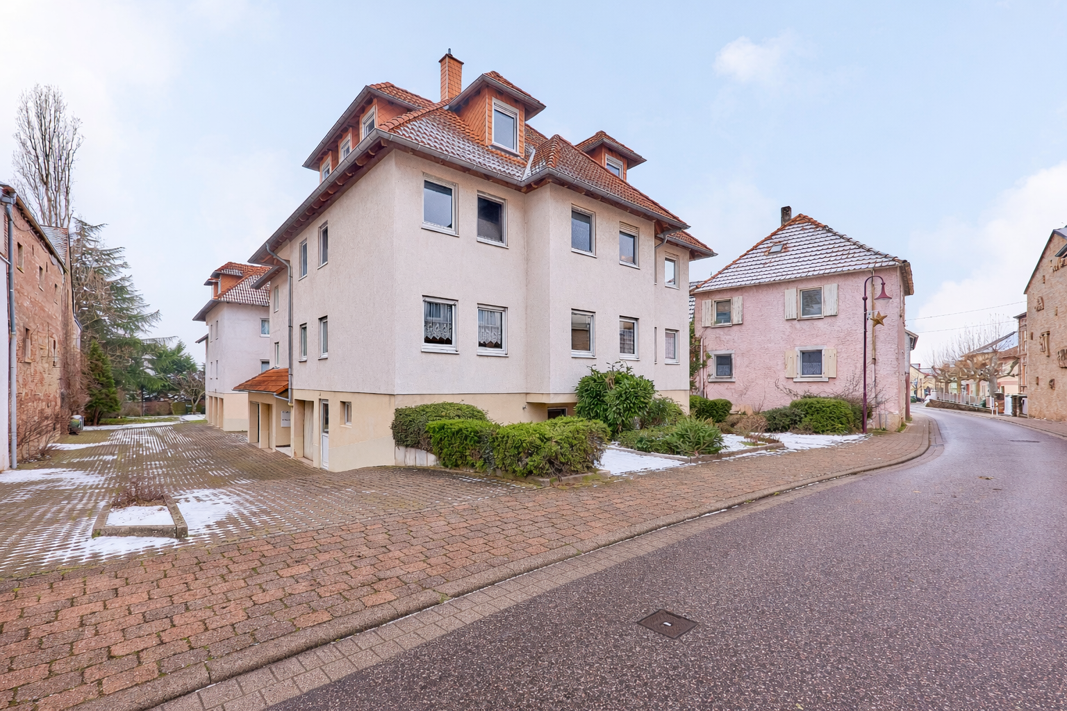 Platz zum Wohlfühlen: gepflegte 4-Zimmer-Wohnung mit überdachtem Balkon & optimaler Raumaufteilung, 67487 Maikammer, Etagenwohnung