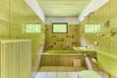 Gepflegte & helle 2-Zimmer-Wohnung mit eigenem Garten & Terrasse in Waldrandlage - Badezimmer