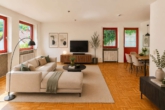 Gepflegte & helle 2-Zimmer-Wohnung mit eigenem Garten & Terrasse in Waldrandlage - Wohnzimmer - digitales staging