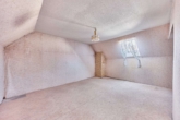 Ehemaliges Landgut unterteilt in 4 Wohneinheiten, tollem Außenbereich & viel Gestaltungspotenzial - Schlafzimmer (Haus B)