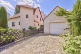 Charmantes Zuhause mit großem Garten und nostalgischem Flair - Garage