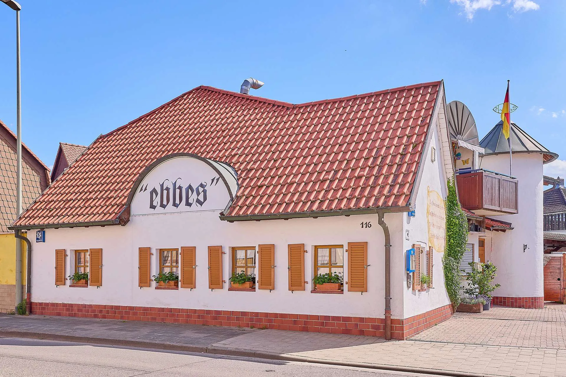 Wohnen & Gewerbe unter einem Dach – Gastronomiefläche & separate Wohneinheit, 67112 Mutterstadt, Einfamilienhaus