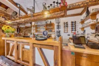 Wohnen & Gewerbe unter einem Dach – Gastronomiefläche & separate Wohneinheit - Gastraum