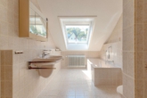 Architektenhaus am Häuselberg mit Einliegerwohnung & traumhaftem Weitblick über die Rheinebene - Badezimmer