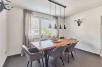 Ihr neues Zuhause: großzügig, ruhig & Natur direkt vor der Tür - Esszimmer