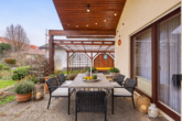 Einfamilienhaus mit Kamin & großem Garten für die ganze Familie - Terrasse - digitales staging
