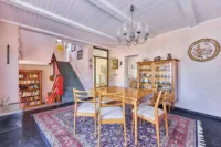 Charakterstarkes Split-Level-Haus mit Einliegerwohnungspotenzial im Untergeschoss - Esszimmer