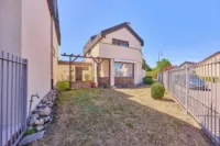 Charakterstarkes Split-Level-Haus mit Einliegerwohnungspotenzial im Untergeschoss - Garten