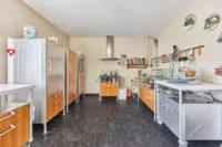 Charakterstarkes Split-Level-Haus mit Einliegerwohnungspotenzial im Untergeschoss - Küche