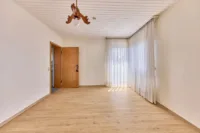 Charakterstarkes Split-Level-Haus mit Einliegerwohnungspotenzial im Untergeschoss - Schlafzimmer