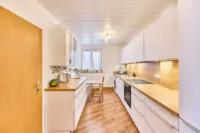 2022 saniert und sofort zu beziehen – helles Wohnhaus mit modernem Wohnkomfort in gefragter Lage - Küche