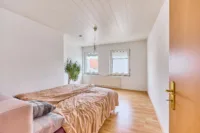 2022 saniert und sofort zu beziehen – helles Wohnhaus mit modernem Wohnkomfort in gefragter Lage - Schlafzimmer