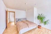 2022 saniert und sofort zu beziehen – helles Wohnhaus mit modernem Wohnkomfort in gefragter Lage - Schlafzimmer