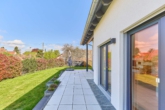 Einziehen und wohlfühlen - Einfamilienhaus mit Garten und durchdachtem Wohnkomfort - Terrasse