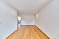 Stilvoll renovierte 4-Zimmer-Wohnung mit hochwertiger Einbauküche und hellem Wohnambiente - Diele
