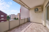 Stilvoll renovierte 4-Zimmer-Wohnung mit hochwertiger Einbauküche und hellem Wohnambiente - Balkon
