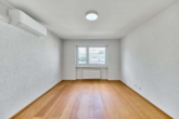 Stilvoll renovierte 4-Zimmer-Wohnung mit hochwertiger Einbauküche und hellem Wohnambiente - Schlafzimmer