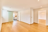 Stilvoll renovierte 4-Zimmer-Wohnung mit hochwertiger Einbauküche und hellem Wohnambiente - Wohnbereich