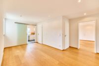Stilvoll renovierte 4-Zimmer-Wohnung mit hochwertiger Einbauküche und hellem Wohnambiente - Wohnbereich