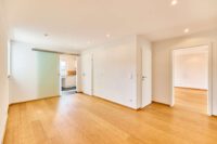 Stilvoll renovierte 4-Zimmer-Wohnung mit hochwertiger Einbauküche und hellem Wohnambiente - Diele