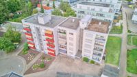 Stilvoll renovierte 4-Zimmer-Wohnung mit hochwertiger Einbauküche und hellem Wohnambiente - Drohnenaufnahme