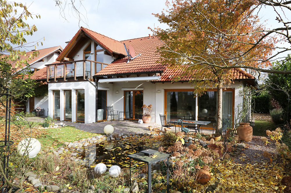 Modernes Einfamilienhaus in begehrter Weinbergsrandlage von Großfischlingen, 67483 Großfischlingen, Einfamilienhaus
