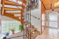 Einfamilienhaus mit besonderem Wohncharakter und viel Privatsphäre - Flur
