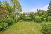 Einfamilienhaus mit besonderem Wohncharakter und viel Privatsphäre - Garten