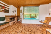 Einfamilienhaus mit besonderem Wohncharakter und viel Privatsphäre - Kaminzimmer
