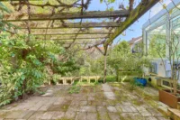 Stadtnah wohnen, naturnah leben - Doppelhaushälfte mit Wintergarten und wunderschönem Grundstück - Terrasse