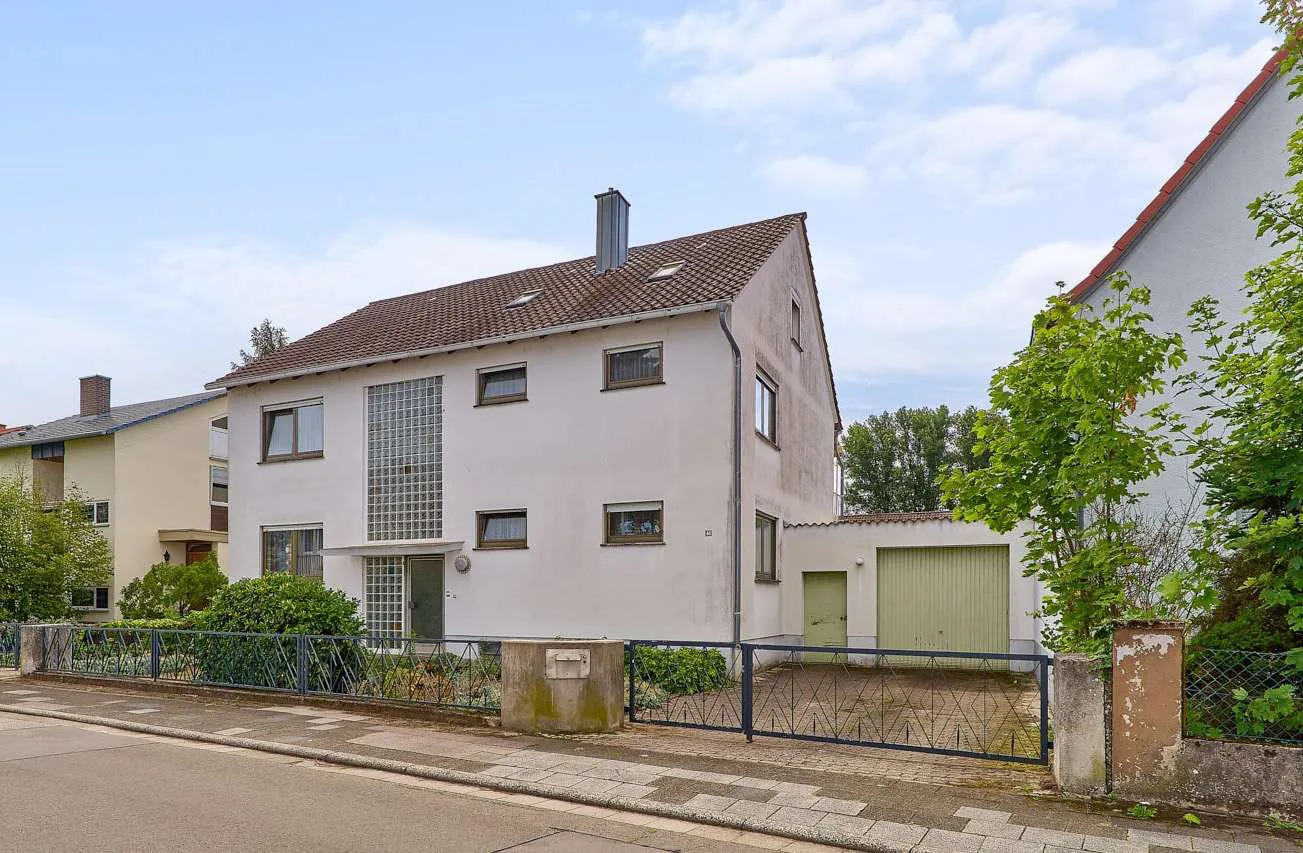 Raum für zwei Generationen – Zweifamilienhaus mit großzügigen Wohnbereichen & großem Außenbereich, 67373 Dudenhofen, Zweifamilienhaus