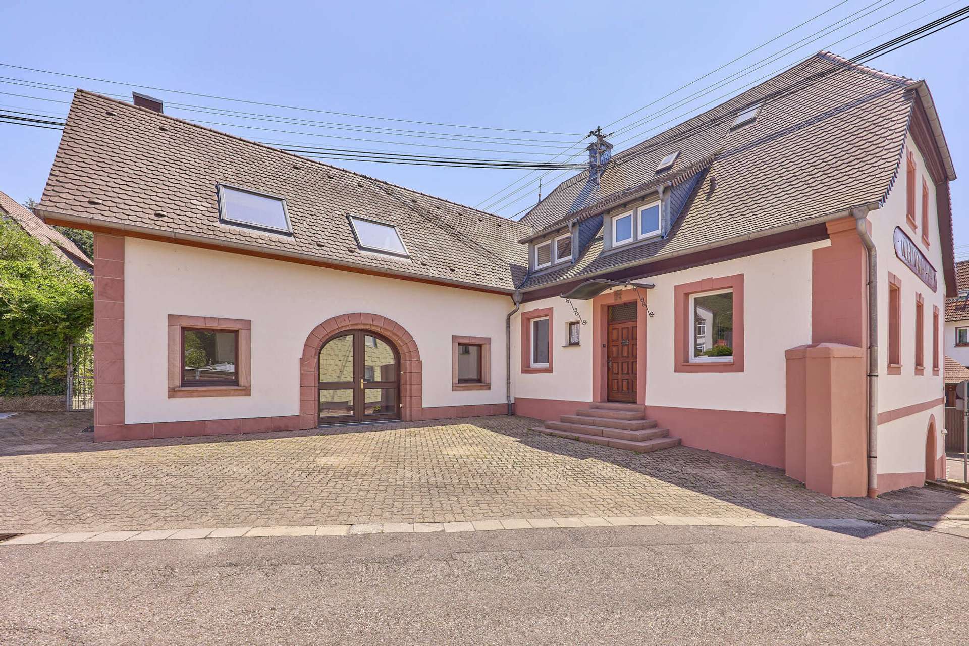 Zwischen Wein & Komfort – Historisches Kleinod mit modernem Stil & Geschichte, 76857 Albersweiler, Haus