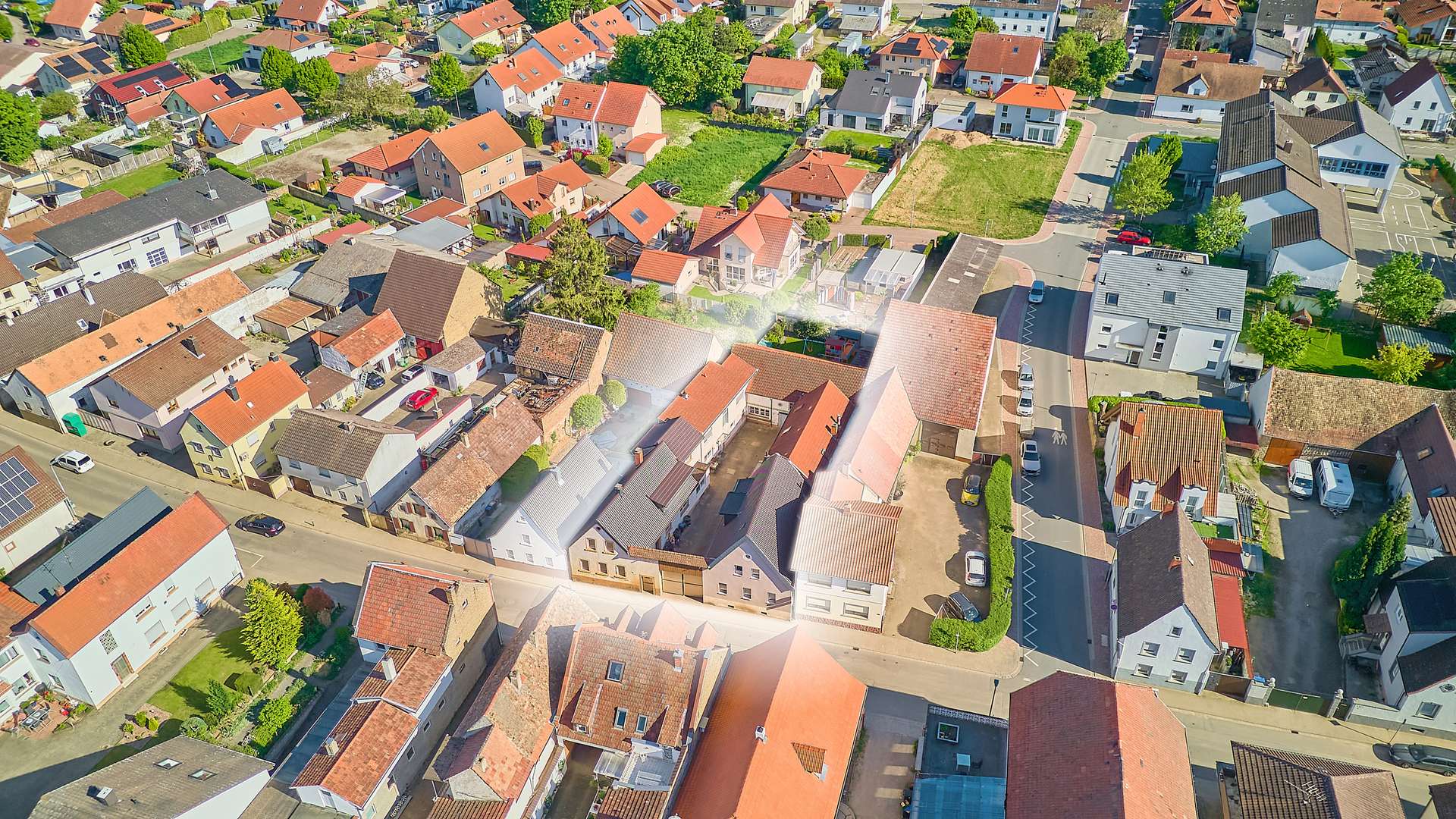 Ehemaliges Landgut unterteilt in 4 Wohneinheiten, tollem Außenbereich & viel Gestaltungspotenzial, 67126 Hochdorf-Assenheim, Mehrfamilienhaus