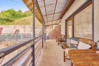 Viel Raum für Ihre Ideen – Wohnimmobilie mit außergewöhnlichem Lager- und Nutzungspotenzial - Balkon
