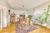 Stilvolles Wohnhaus mit zwei Einheiten - traumhafter Weitblick & Garten in Feldrandlage/Erbbaurecht - Essbereich EG