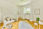 Repräsentatives Architektenhaus mit imposantem Garten & Einliegerwohnung in absoluter Spitzenlage - Kinderzimmer